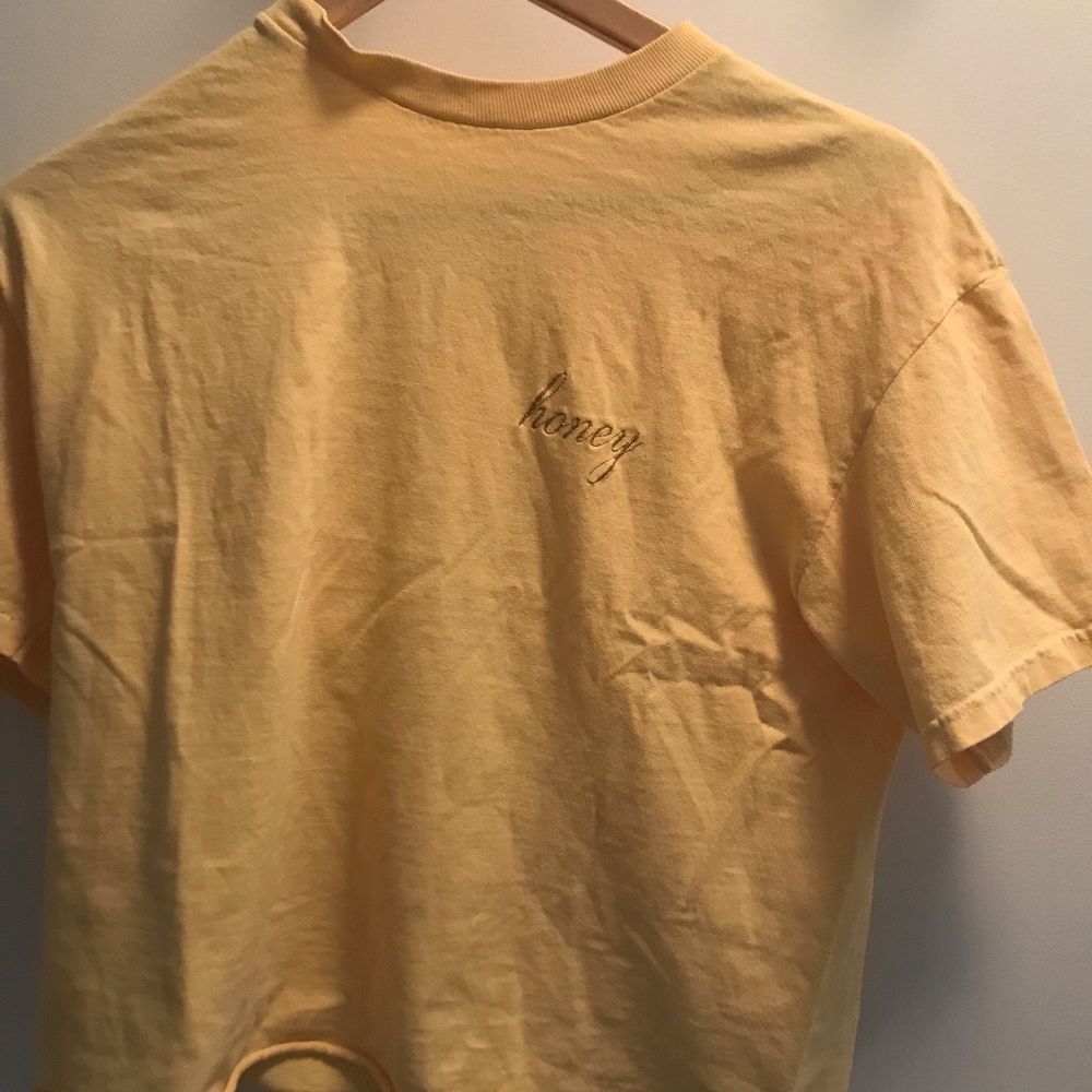 Brandy yellow tee